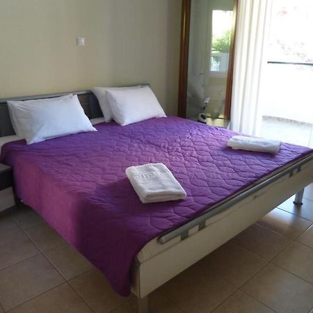 Anesis Apartments Agia Marina  外观 照片