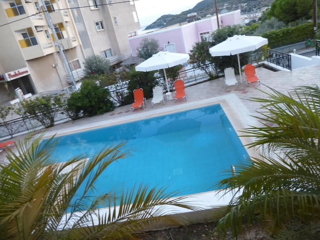 Anesis Apartments Agia Marina  外观 照片